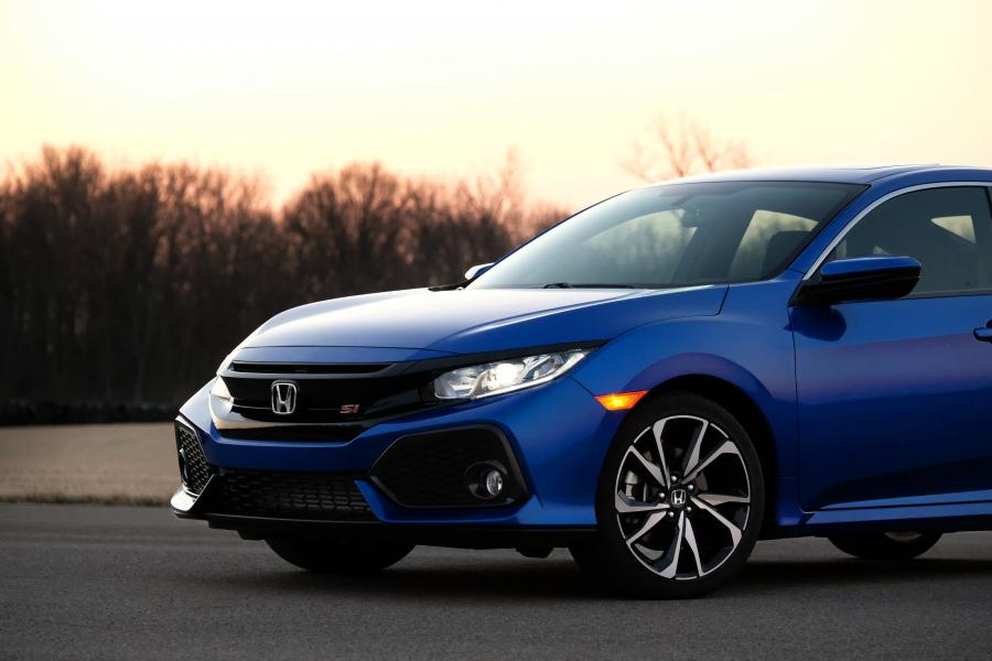 Детали экстерьера Honda Civic Si Sedan 2017 года  (NA) (фото 11 из 48)